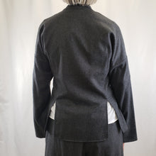 Load image into Gallery viewer, Neirami Cardigan with Ties Grey