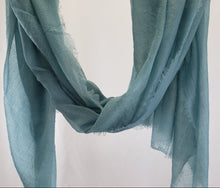 Charger l'image dans la galerie, Kemi Scarf Paper Wool Blue