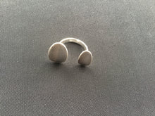 Load image into Gallery viewer, Lorin Hesse Oval Ring