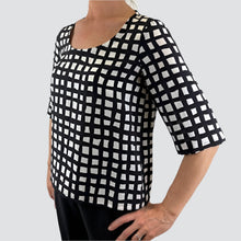 Load image into Gallery viewer, Sunny Top Geo Shirting Black/White'