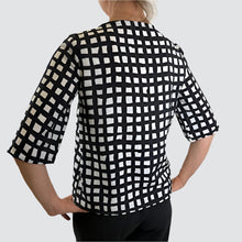 Load image into Gallery viewer, Sunny Top Geo Shirting Black/White'