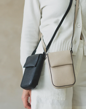 Load image into Gallery viewer, Two.B Mocha Bag Black/Sand