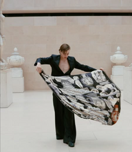 Load image into Gallery viewer, Inoui Editions Square 130 Archives Black