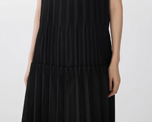 Load image into Gallery viewer, JNBY Tiered Pleated Dress Black