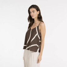Charger l'image dans la galerie, YAYA Printed Vneck Cami Chocolate Brown