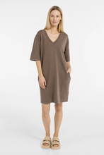 Charger l'image dans la galerie, YAYA Vneck Jersey Dress Brown