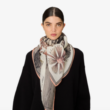 Load image into Gallery viewer, Inoui Editions Square 130 Gustav Powder