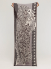 Charger l'image dans la galerie, Princesse et Dragons Teddy Scarf Brown