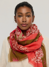 Charger l'image dans la galerie, Princesse et Dragons Teddy Scarf Pink