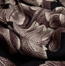 Load image into Gallery viewer, Inoui Editions Scarf 100 Arboris Black