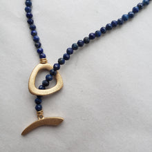 Charger l'image dans la galerie, SB Atelier Creative Boomerang Necklace Lapis