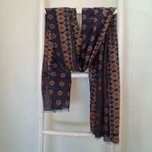 Charger l'image dans la galerie, Kemi Scarf Cotton Silk Navy Print