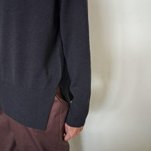 Load image into Gallery viewer, Modula Sweater Carbon
