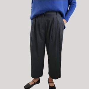 Neirami Pleated Trouser Grey