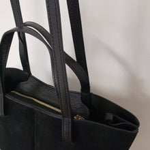 Charger l&#39;image dans la galerie, Mathilde C Gigaro Bag Black
