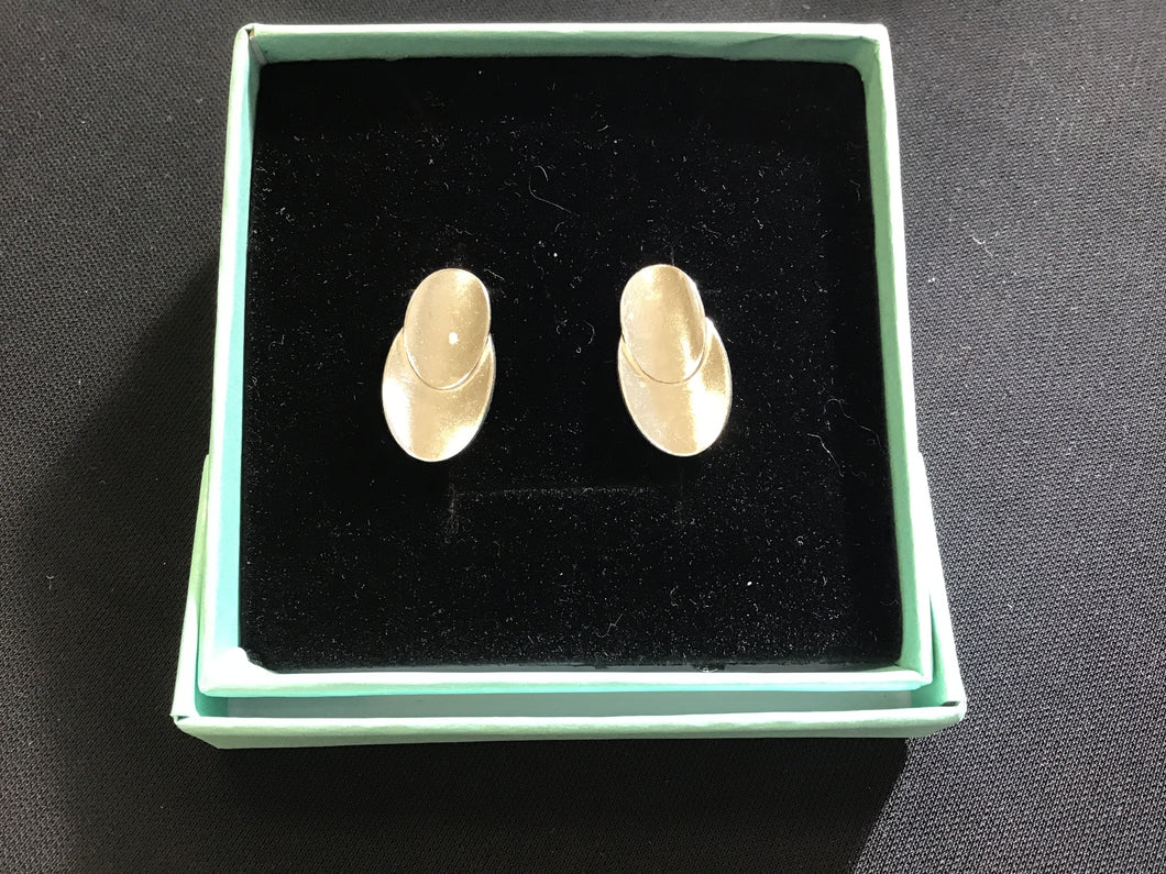 Lorin Hesse Oblong Stud