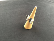 Load image into Gallery viewer, Lorin Hesse Circle Ring
