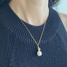 Charger l&#39;image dans la galerie, Orange Avocado Hera Baroque Pearl Necklace
