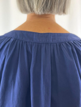 Load image into Gallery viewer, Bella Dahl Blouse Blue
