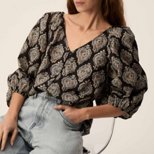 Load image into Gallery viewer, Des Petits Hauts Sirius Blouse Valentine Print
