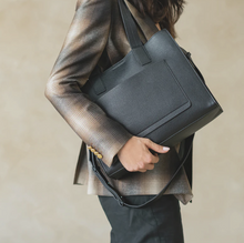 Load image into Gallery viewer, Two.B Toujours Tote Black/Sand
