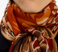 Charger l&#39;image dans la galerie, Inoui Editions Scarf 100 Leonard Orange
