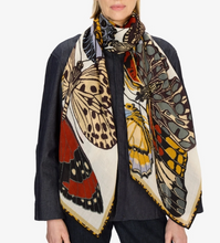 Load image into Gallery viewer, Inoui Editions Scarf 70 Papillons White
