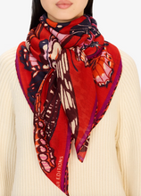 Load image into Gallery viewer, Inoui Editions Square 130 Papillons Red
