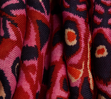 Load image into Gallery viewer, Inoui Editions Square 130 Papillons Red
