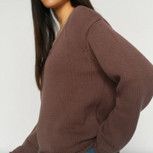 Charger l'image dans la galerie, Mos Mosh Bine V-neck Knit Coffee
