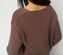 Charger l'image dans la galerie, Mos Mosh Bine V-neck Knit Coffee
