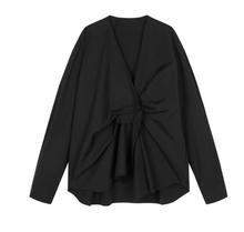 Load image into Gallery viewer, JNBY Oversized V-Neck Cotton Poplin Shirt Black
