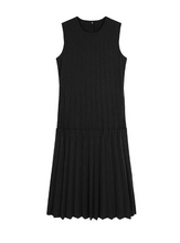 Load image into Gallery viewer, JNBY Tiered Pleated Dress Black
