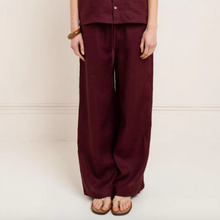 Charger l'image dans la galerie, Paper Label Sadie Pant Burgundy
