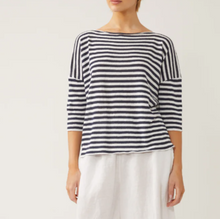 Charger l'image dans la galerie, Naif Seina Sweater Navy White
