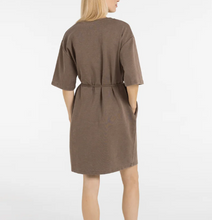 Charger l'image dans la galerie, YAYA Vneck Jersey Dress Brown
