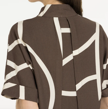 Charger l'image dans la galerie, YAYA Printed Dress with Polo Collar Chocolate Brown
