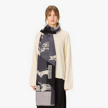 Load image into Gallery viewer, Inoui Editions Scarf 70 Les Cheris Black

