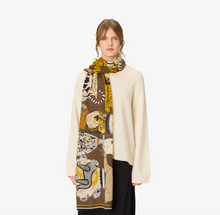 Load image into Gallery viewer, Inoui Editions Scarf 70 Collectionneur Khaki
