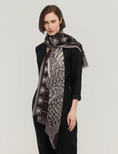 Charger l'image dans la galerie, Princesse et Dragons Teddy Scarf Brown
