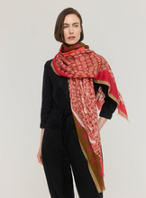 Load image into Gallery viewer, Princesse et Dragons Teddy Scarf Pink
