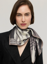 Charger l'image dans la galerie, Princesse et Dragons Entrelacs Scarf Grey
