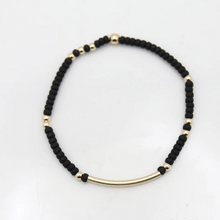 Charger l'image dans la galerie, Orange Avocado Alpine Jet Black Toho Bead and Gold Bar Bracelet
