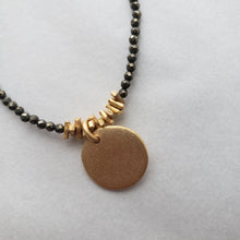 Charger l'image dans la galerie, SB Atelier Creative Petit Disc Necklace Pyrite
