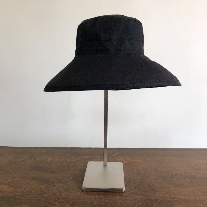 Classic Hat Black Linen